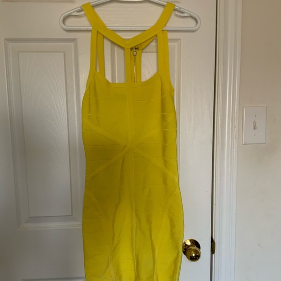 BEBE YELLOW STRAP BANDAGE DRESS - Picture 3 of 8